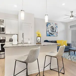 Apartment Stylish New In, Concord